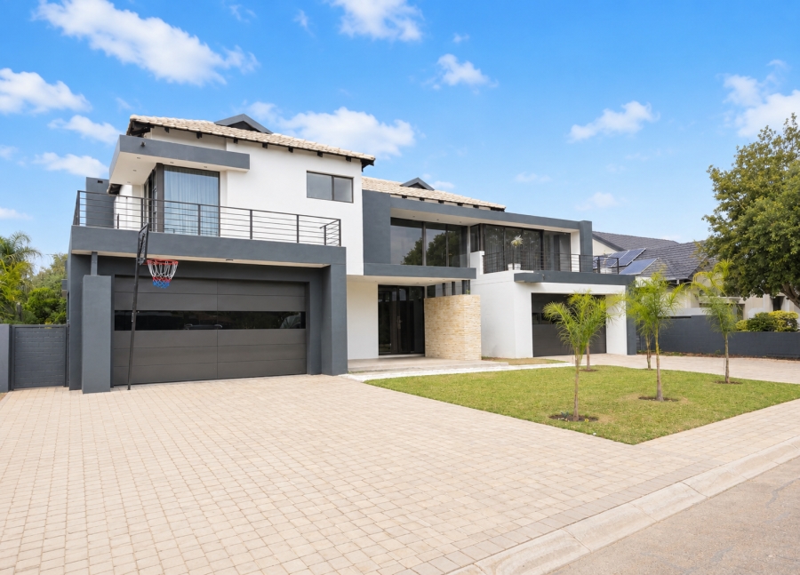 5 Bedroom Property for Sale in The Islands Estates North West